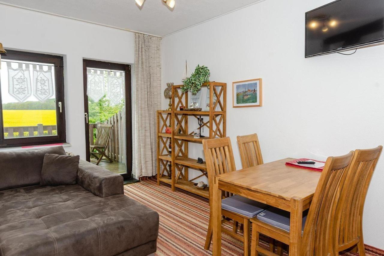 3-R-Ferienwohnung-Fuer-4-Personen-In-Schaprode-Auf-Ruegen-Zi3 Bagian luar foto