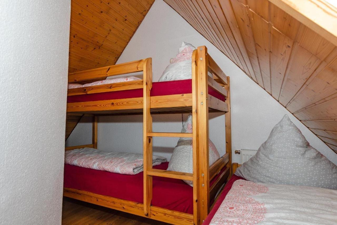 3-R-Ferienwohnung-Fuer-4-Personen-In-Schaprode-Auf-Ruegen-Zi3 Bagian luar foto
