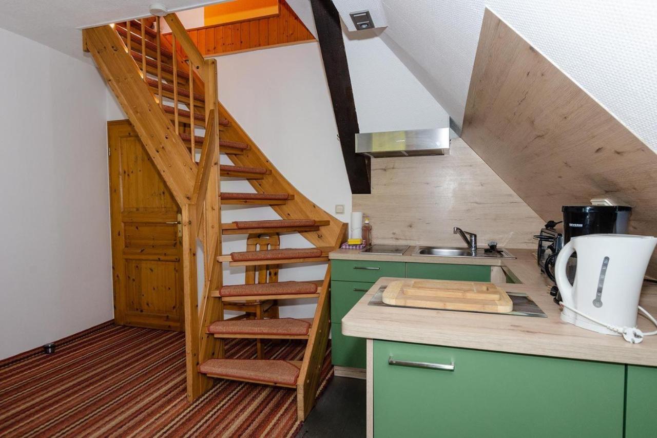 3-R-Ferienwohnung-Fuer-4-Personen-In-Schaprode-Auf-Ruegen-Zi3 Bagian luar foto